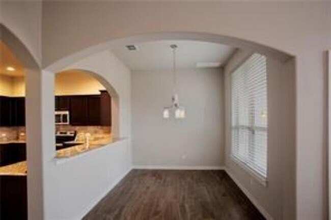 Foto del edificio - 143 Lakeview Ct