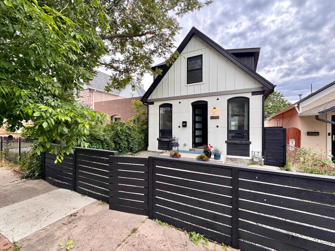 Foto principal - 751 Elati St