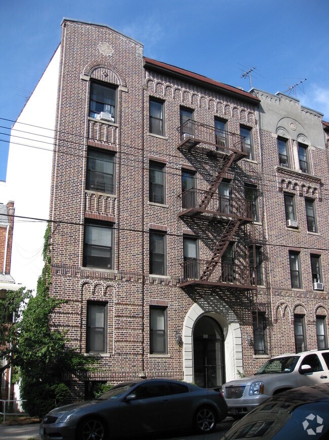 Building Photo - 151 89th St