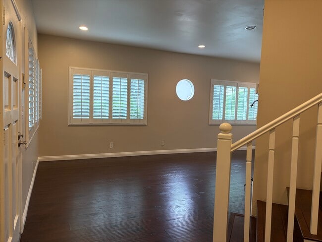 Building Photo - 2402 34th St