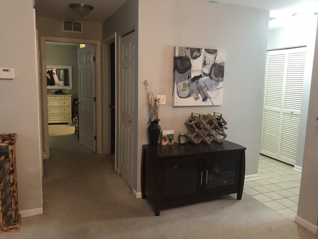 Foto del edificio - 1215 N Orleans Ct
