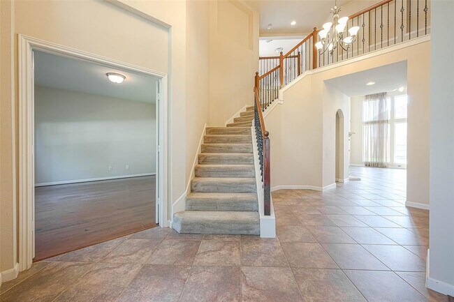Building Photo - 6322 Cedardale Falls Dr