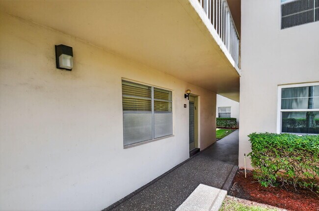 Building Photo - 341 Capri H
