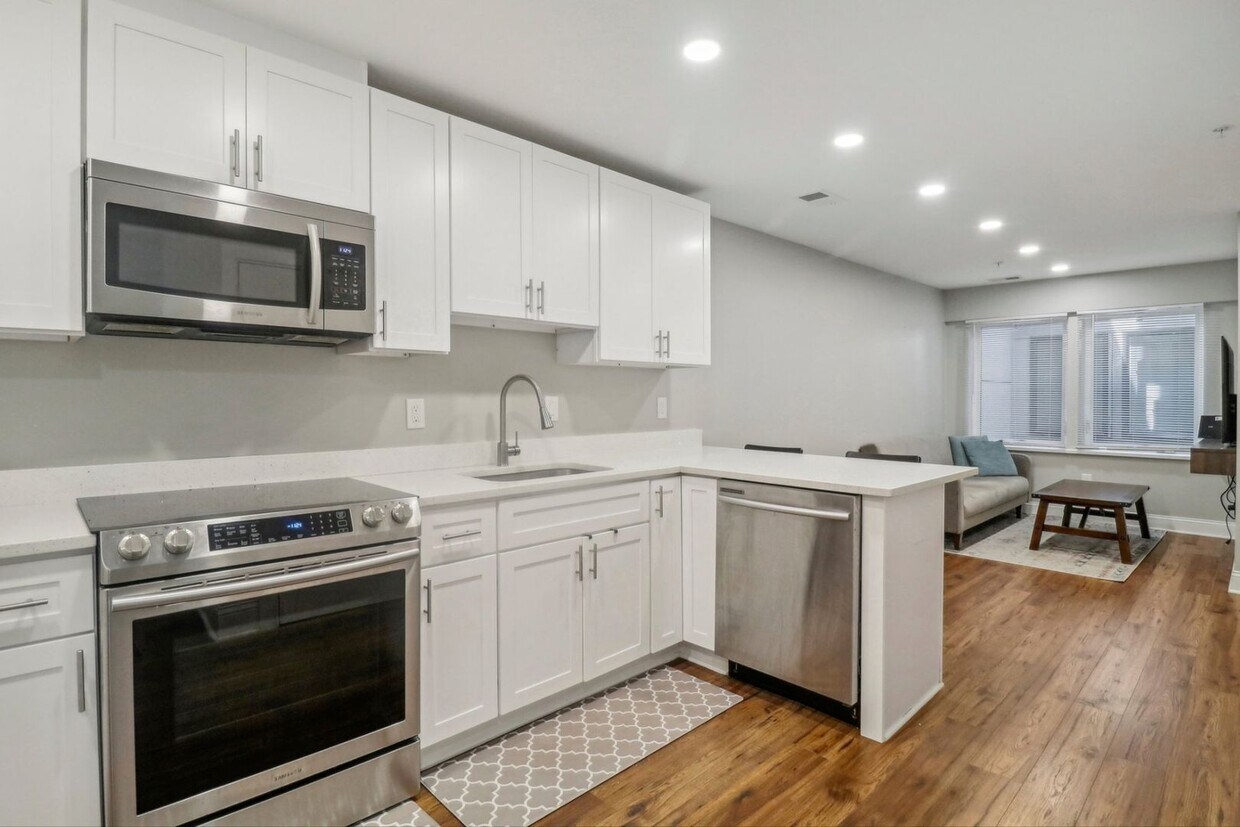 Foto principal - Modern 2-Bedroom with In-Unit W/D on Georg...