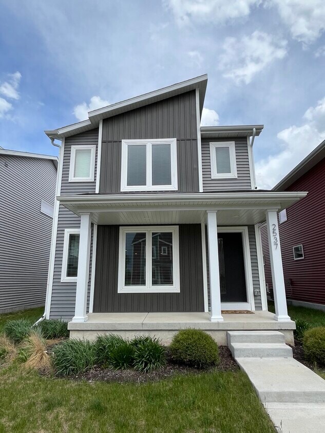 Foto principal - 2537 Spark St