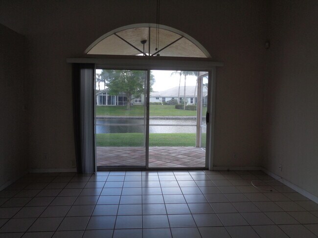 Foto del edificio - 7512 Stirling Bridge Blvd N