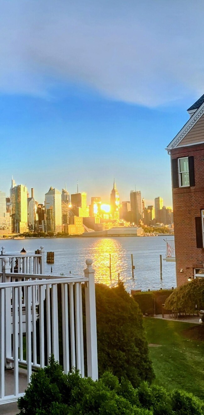 Foto del edificio - 490 Fulton Ct FULTON Ct