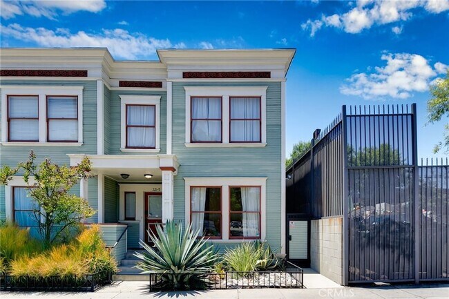 Building Photo - 221 N Raymond Ave