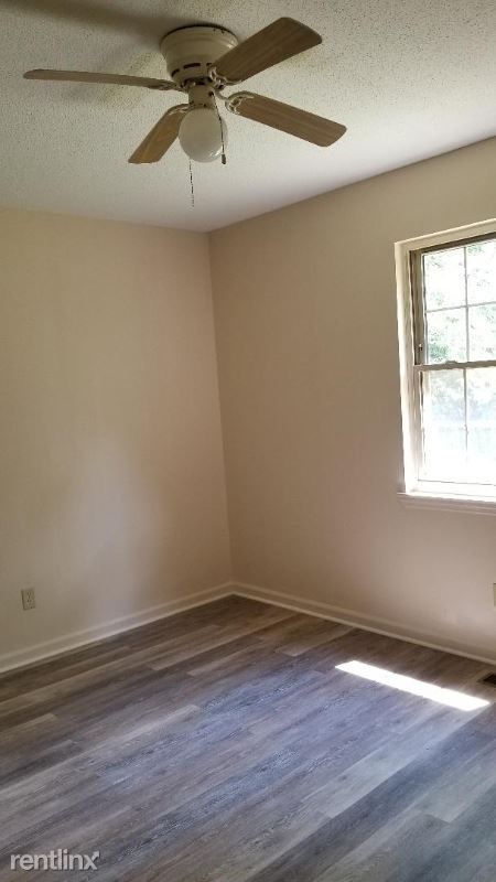 Building Photo - 3 br, 1.5 bath House - 3302 Lee Ave.