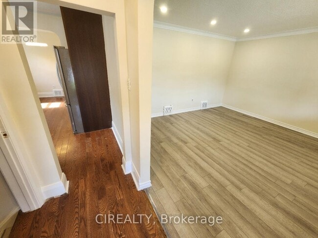 Building Photo - 82 Lilian Dr