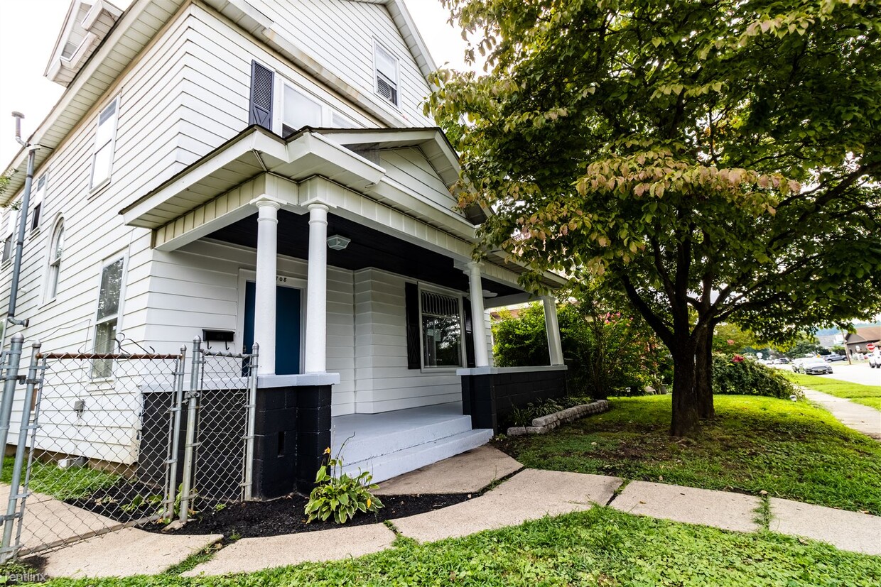 Primary Photo - 3 br, 2 bath House - 1708 Chestnut Street