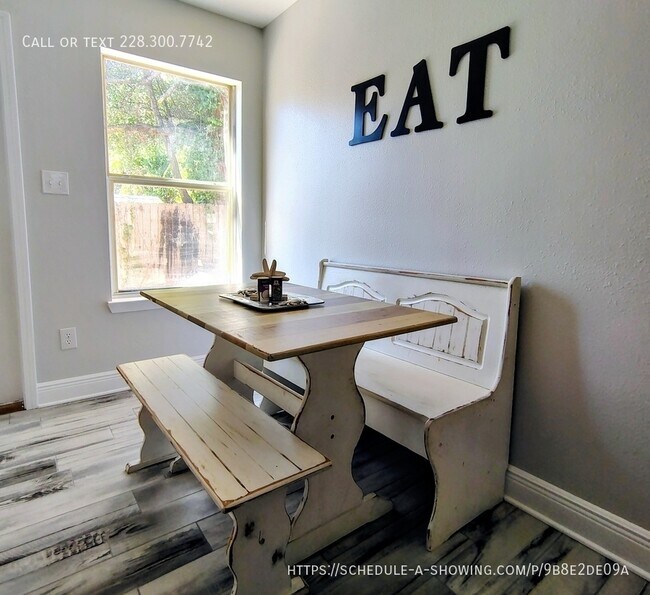 Foto del edificio - 229 Milray Ln