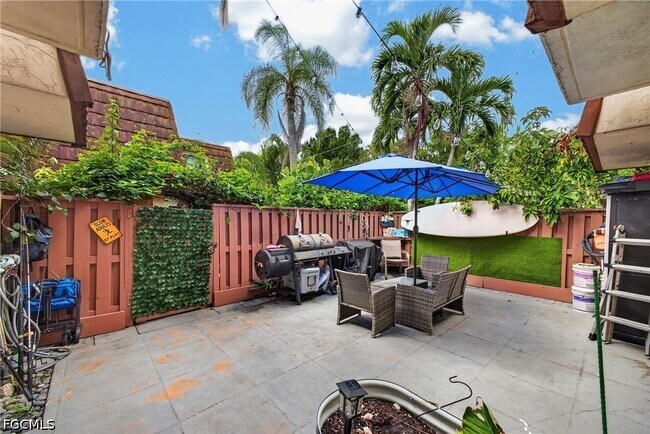 Foto del edificio - 5240 Cedarbend Dr