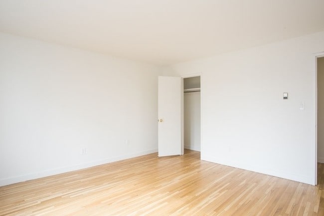 Building Photo - 341 E 62nd St