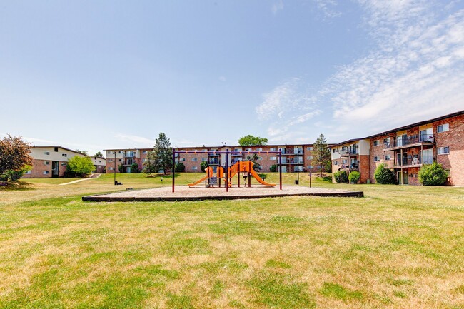 Patio de juegos - Willow Hill Apartments