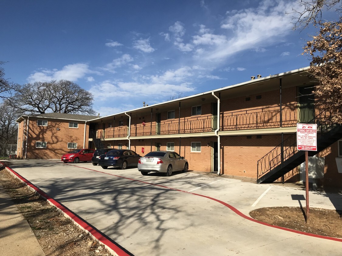 403 Bryan St Unit 105, Denton, TX 76201 Rentals in Denton at 403 Bryan St Denton, TX