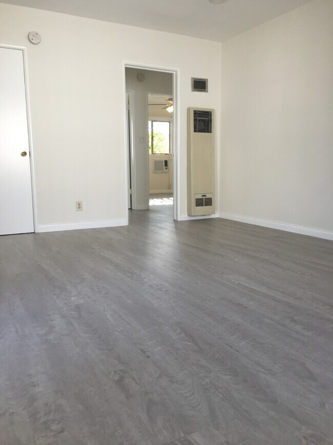 Building Photo - 103 S Roosevelt Ave