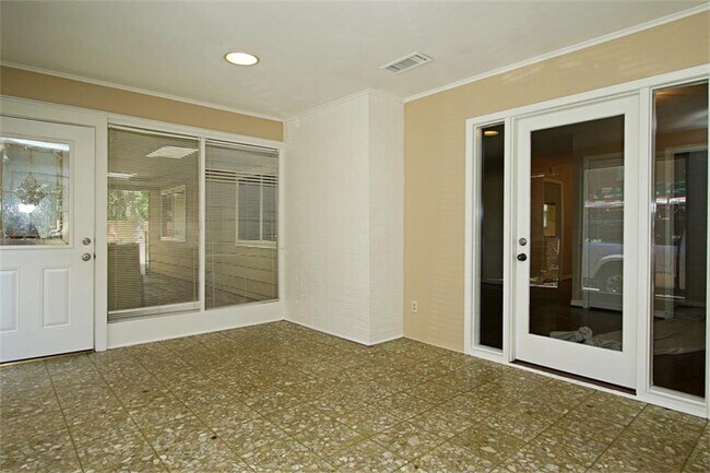 Foto del edificio - 2332 Suffolk Dr