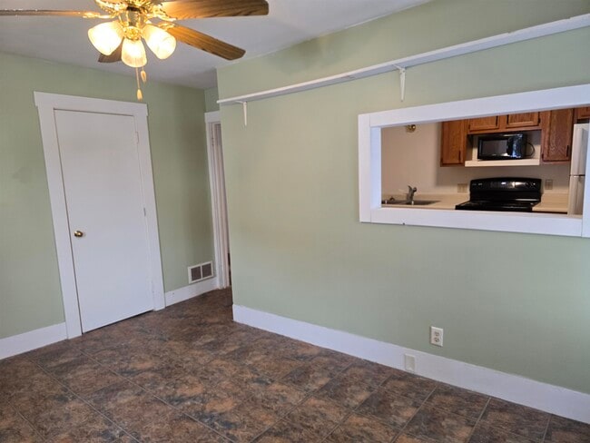 Foto del edificio - 147-149-149 Laurel St