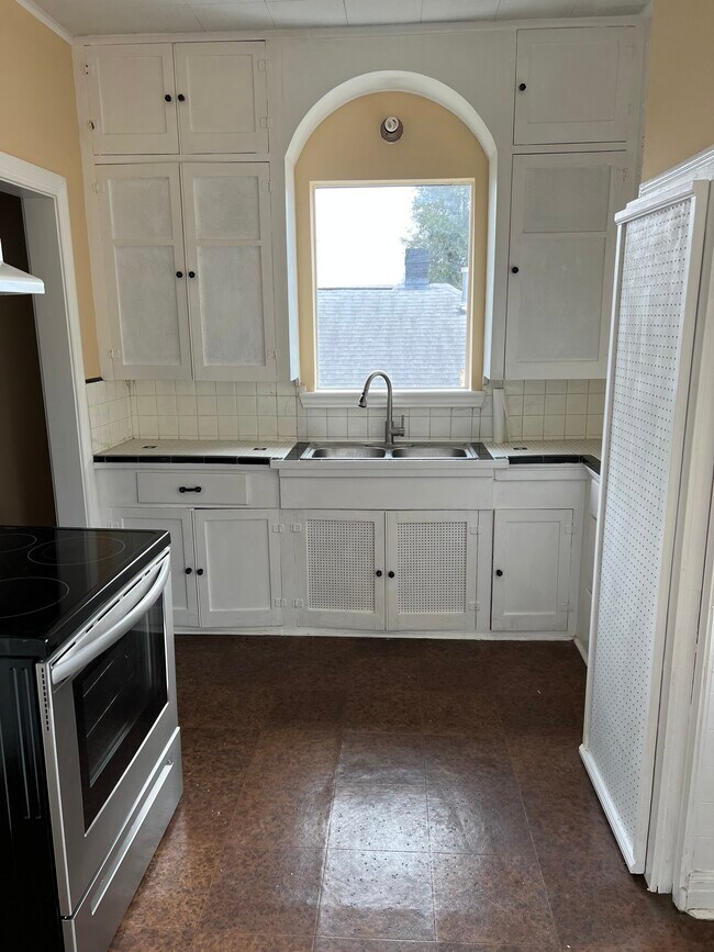 Building Photo - 4019 Woodleigh St