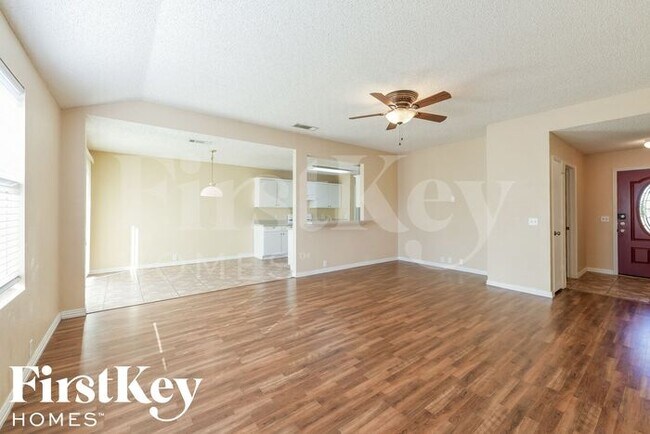 Foto del edificio - 1525 Heritage Blvd