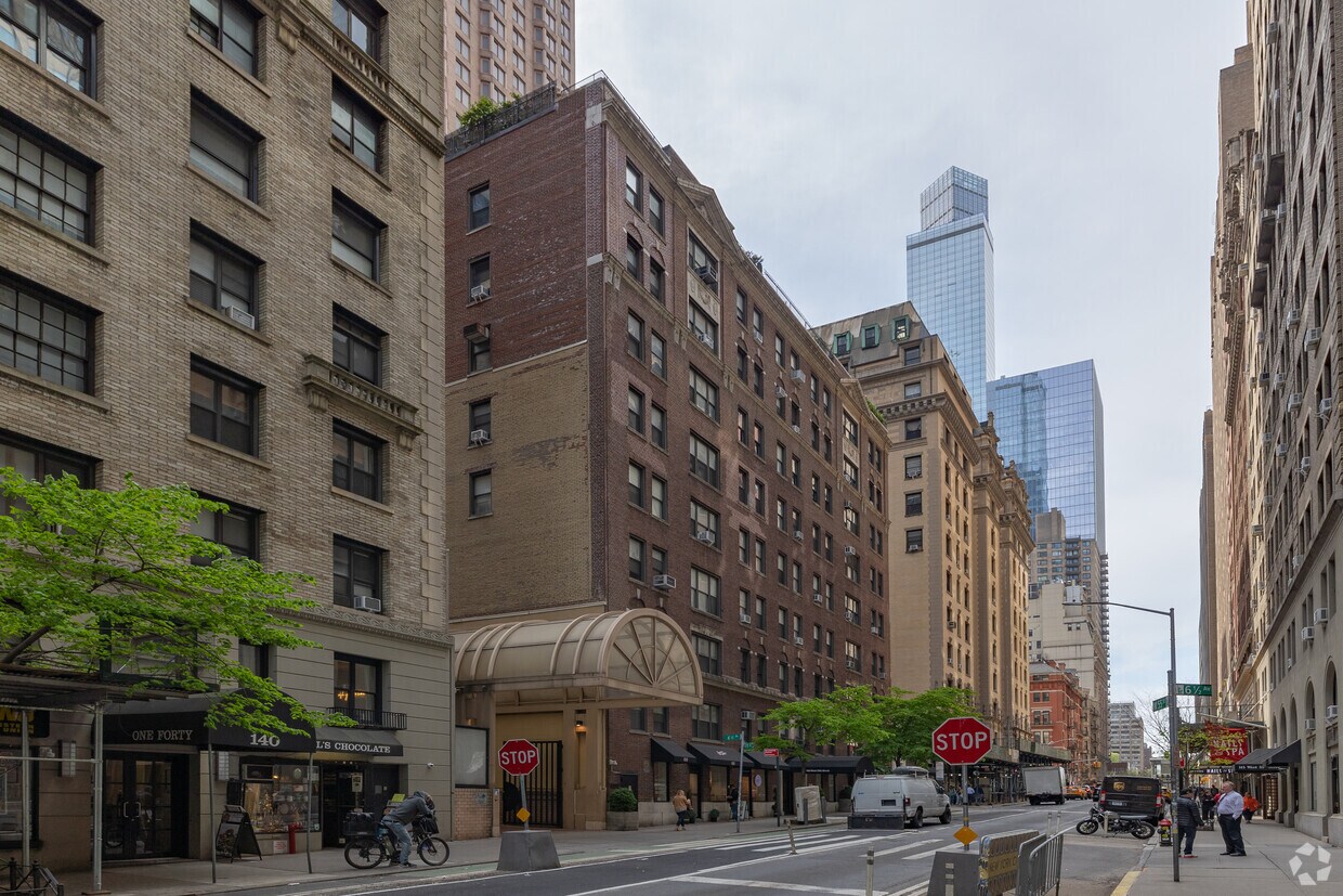 Primary Photo - 146-152 W 55th St