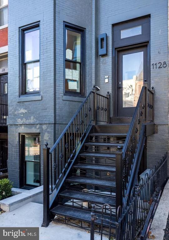 Building Photo - 1128 6th St NW