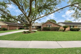 Building Photo - 5727 Cheltenham Dr