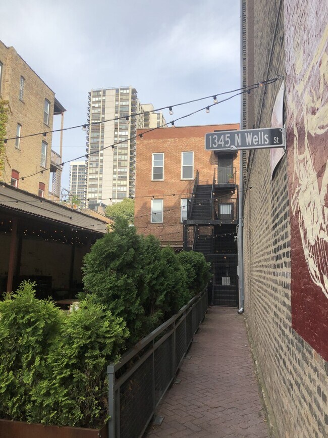 Foto del edificio - 1345 N Wells St