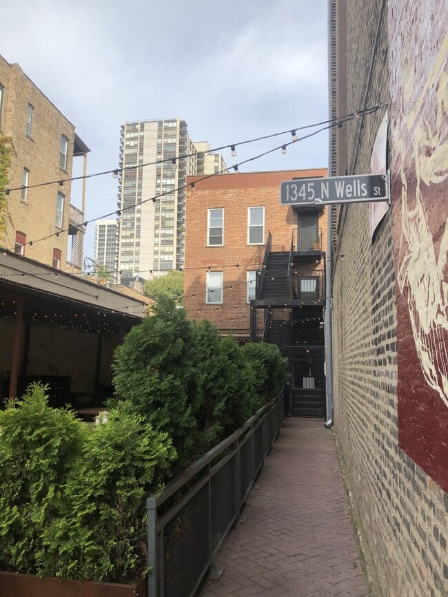 Foto del edificio - 1345 N Wells St