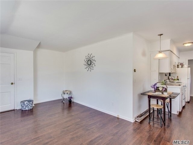 Building Photo - 62 Rutgers Ln