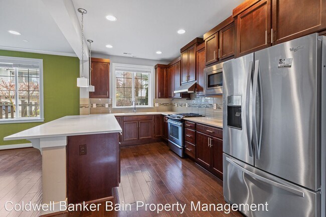 Building Photo - 4 br, 3.5 bath House - 12617 177th Avenue ...