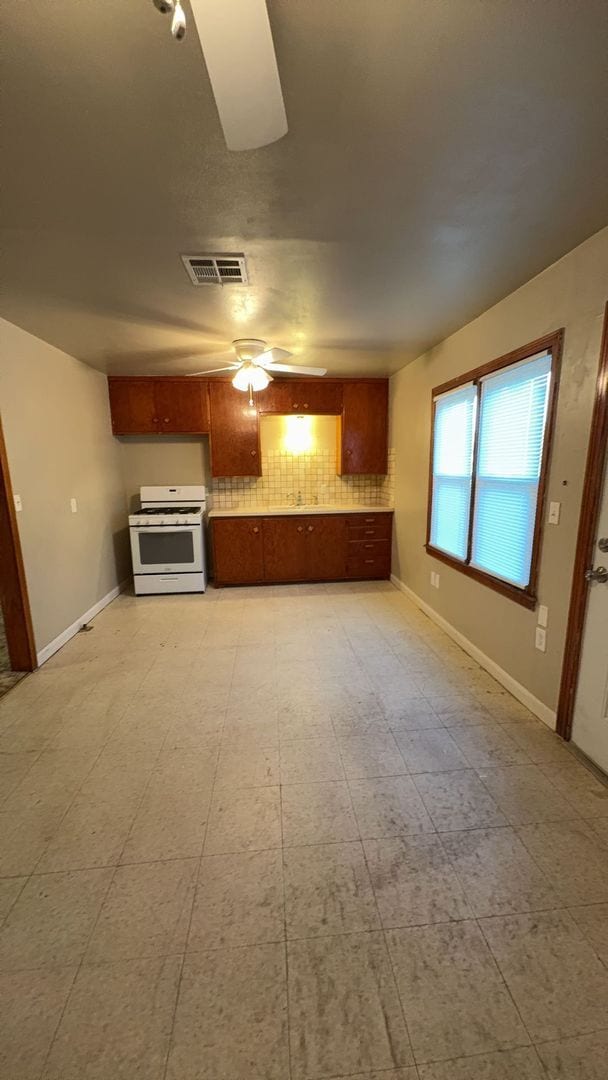 Foto del edificio - 2801 E Maple Ave