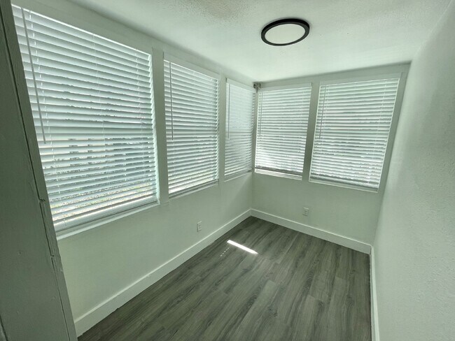 Foto del edificio - Move in Special on First 6 months- Gorgeou...