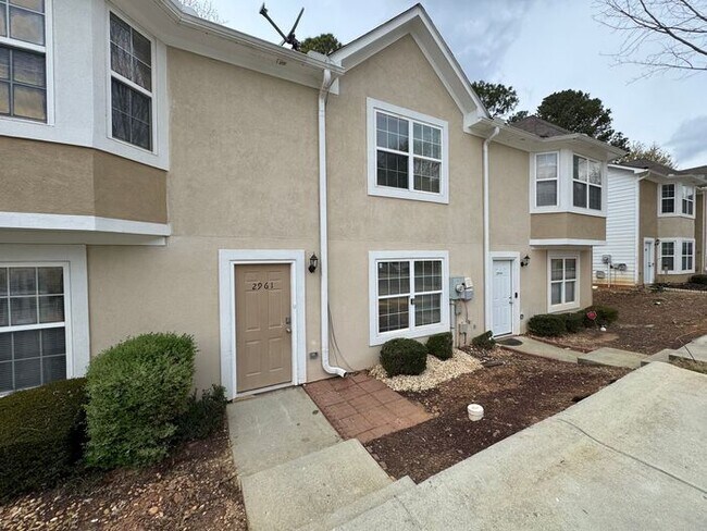 Foto del edificio - **Bright & Spacious 3-Bed, 2.5-Bath Two-St...