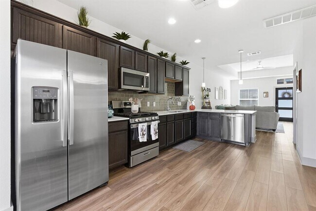 Foto del edificio - 2173 Local Rebel Lp