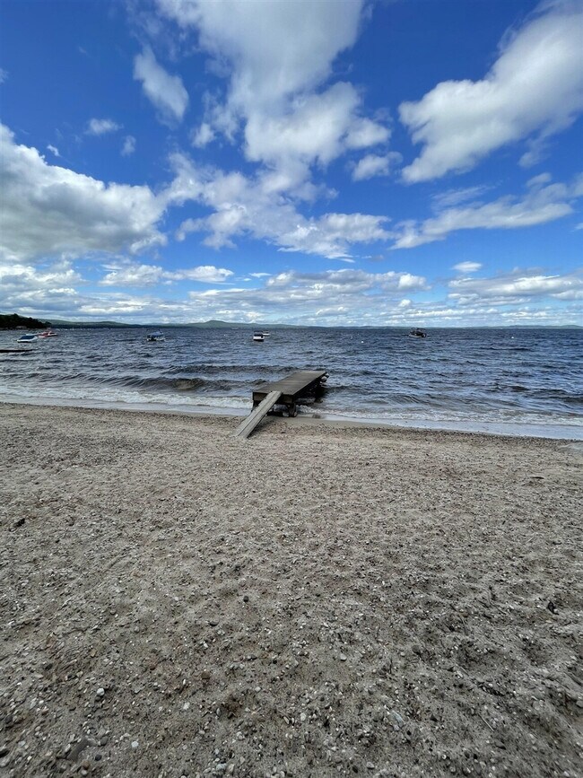 Foto del edificio - 114 Sandy Cove Rd