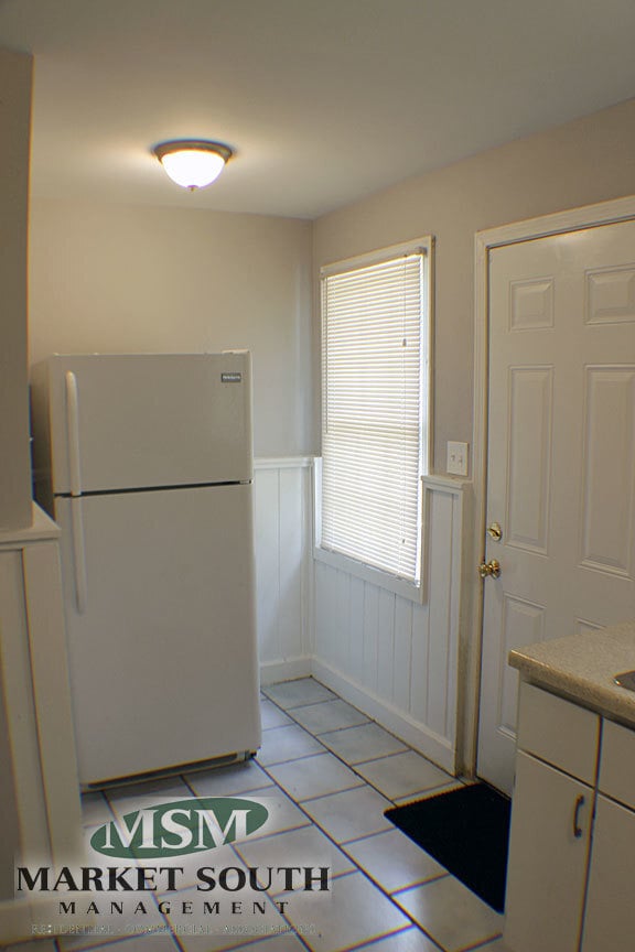 Building Photo - BRICK RANCH OFF SKIDAWAY- AVAILABLE NOW!