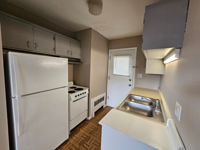 Building Photo - 67 N Aldine St