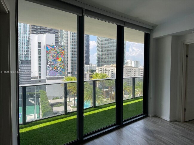 Foto del edificio - 801 S Miami Ave