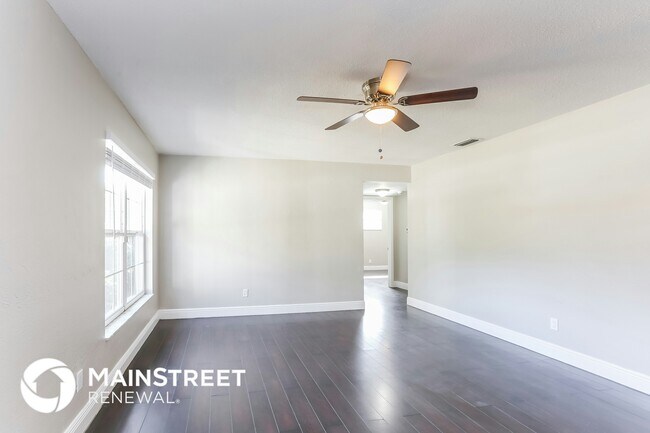 Building Photo - 6801 14th Way S