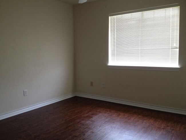 Photo - PET FRIENDLY! PRICED RIGHT! SUBLEASE AVAIL... House