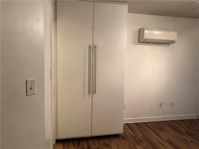 Foto del edificio - 107 S Lane St