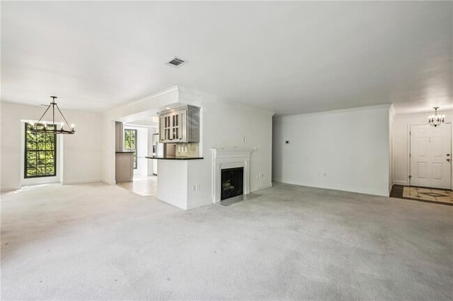 Building Photo - 25316 Plantation Dr NE