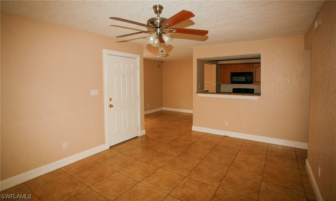 Building Photo - 2885 Winkler Ave