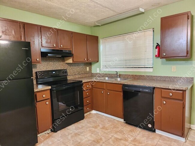 Building Photo - 3575 Oakvale Rd