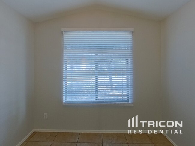 Foto del edificio - 3426 W Wayland Dr