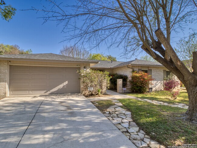 Building Photo - 6215 Bellwood St