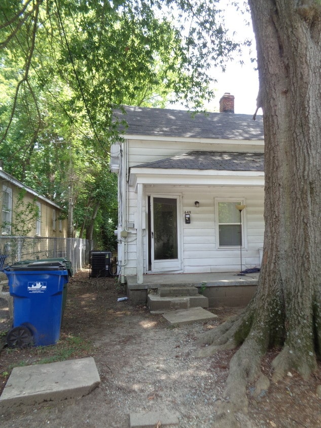 Building Photo - Duplex