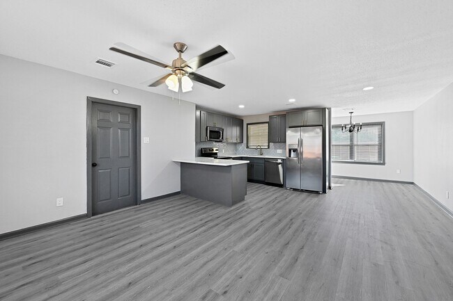Building Photo - 4406 Edison St